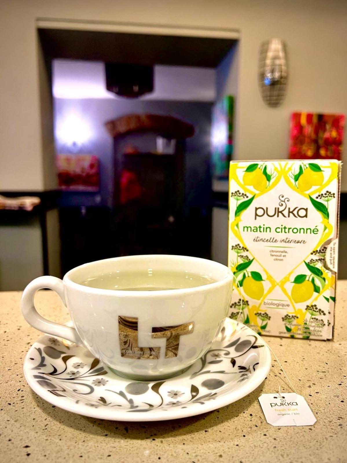 赫拉弗多纳 新诺巴尔中心宾馆酒店 外观 照片